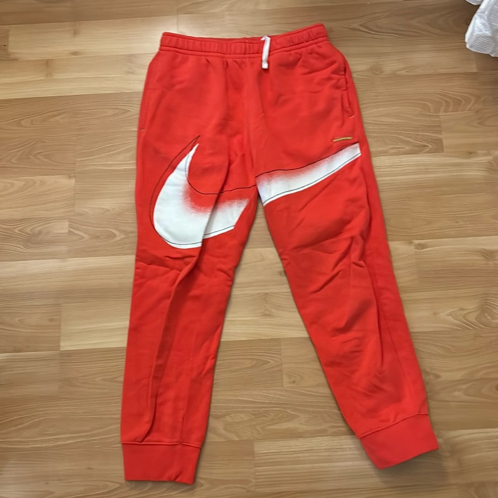 Size medium Nike sweatpants